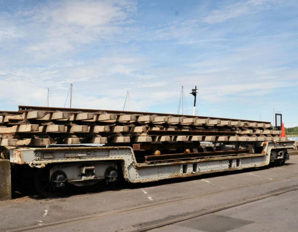 Bogie well wagon carrying rails, Yard No. 608