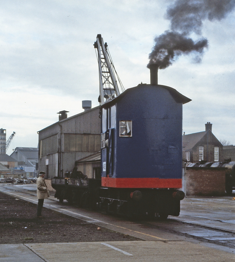 Grafton steam crane Works No. 2528, Dockyard Yard No. 482, photographed with its new owner in 1984